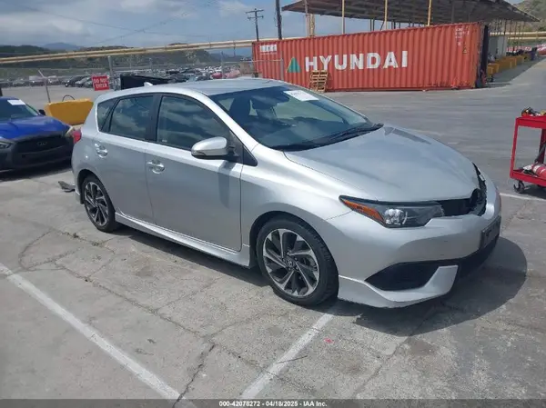 JTNKARJE9JJ553578 2018 TOYOTA COROLLA - Image 1
