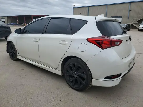 JTNKARJE9JJ554780 2018 TOYOTA COROLLA - Image 2