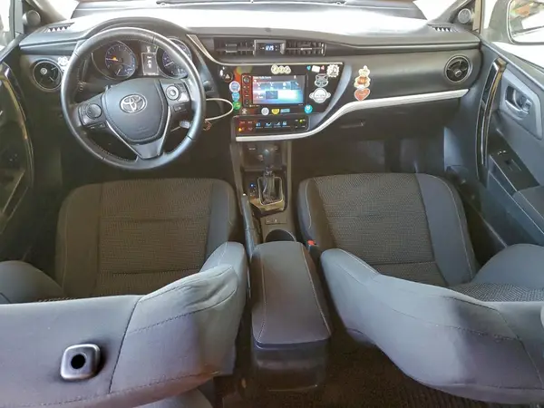 JTNKARJE9JJ557842 2018 TOYOTA COROLLA - Image 8