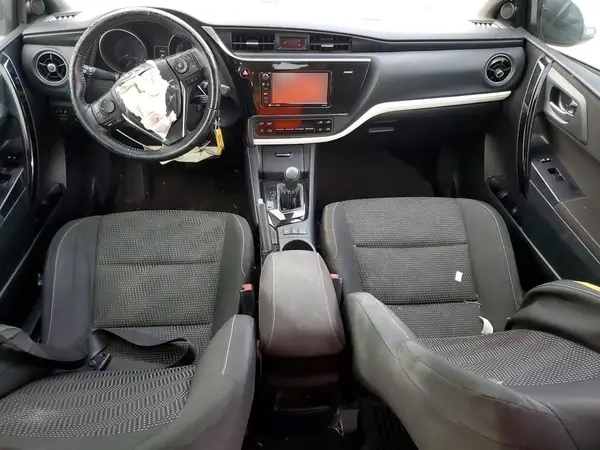 JTNKARJE9JJ558117 2018 TOYOTA COROLLA - Image 8