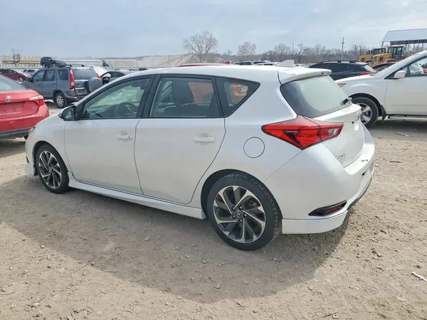 JTNKARJE9JJ558375 2018 TOYOTA COROLLA - Image 2