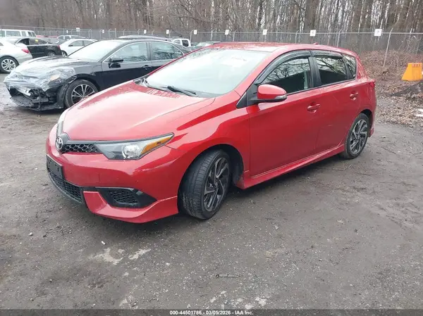 JTNKARJE9JJ561373 2018 TOYOTA COROLLA - Image 2