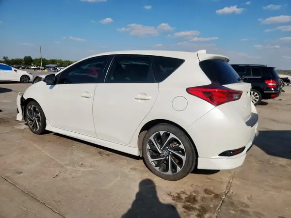 JTNKARJE9JJ561633 2018 TOYOTA COROLLA - Image 2