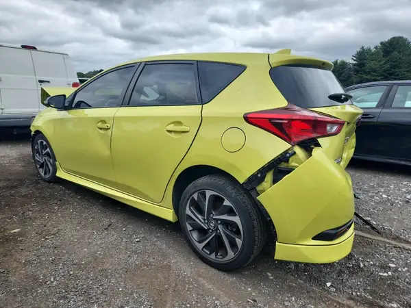 JTNKARJE9JJ565620 2018 TOYOTA COROLLA - Image 2