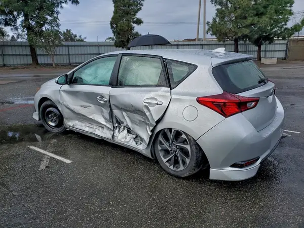 JTNKARJE9JJ565925 2018 TOYOTA COROLLA - Image 2