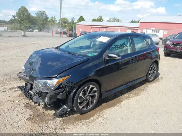 JTNKARJE9JJ566573 2018 TOYOTA COROLLA - Image 2