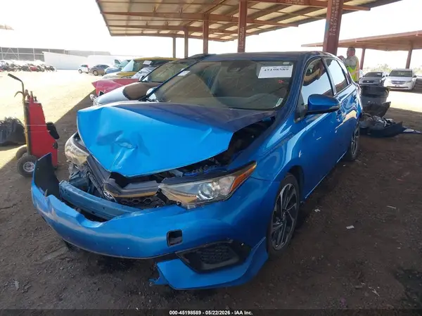 JTNKARJE9JJ567299 2018 TOYOTA COROLLA - Image 2