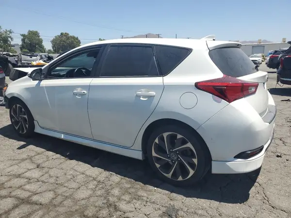JTNKARJE9JJ568114 2018 TOYOTA COROLLA - Image 2