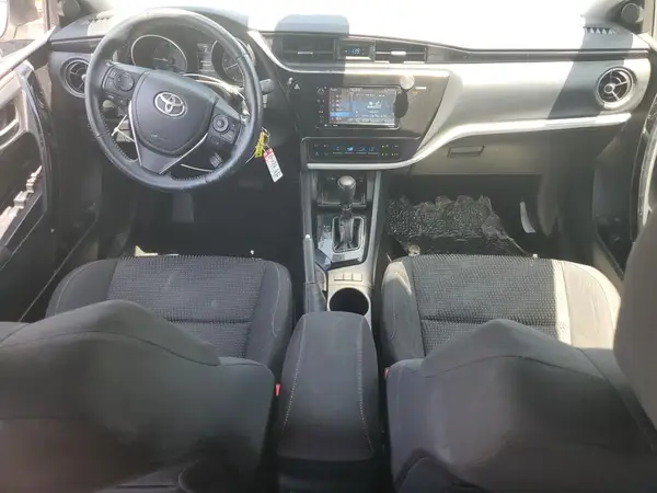 JTNKARJE9JJ568114 2018 TOYOTA COROLLA - Image 8