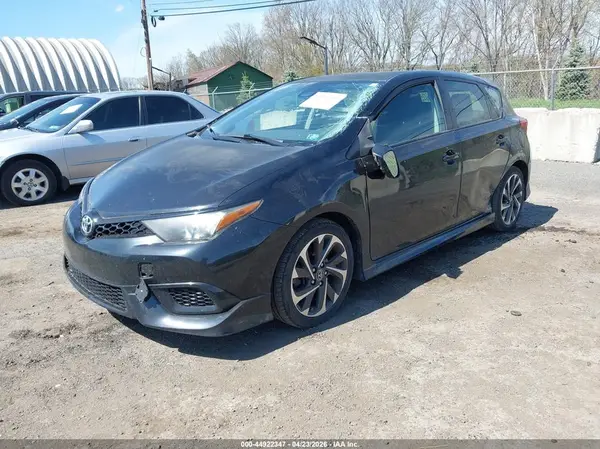 JTNKARJE9JJ568257 2018 TOYOTA COROLLA - Image 2