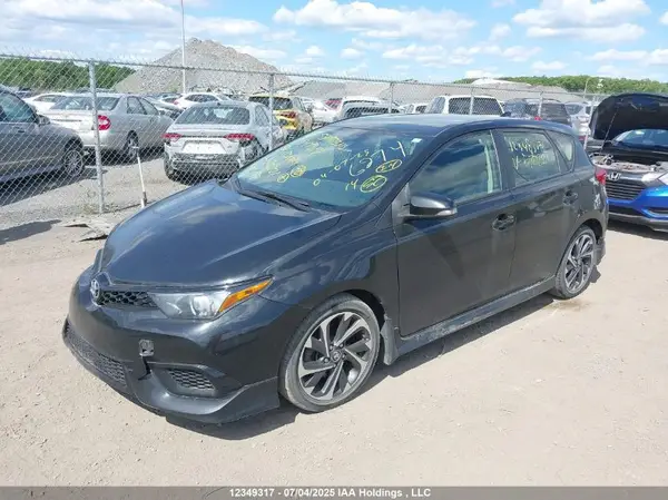 JTNKARJE9JJ570221 2018 TOYOTA COROLLA - Image 2