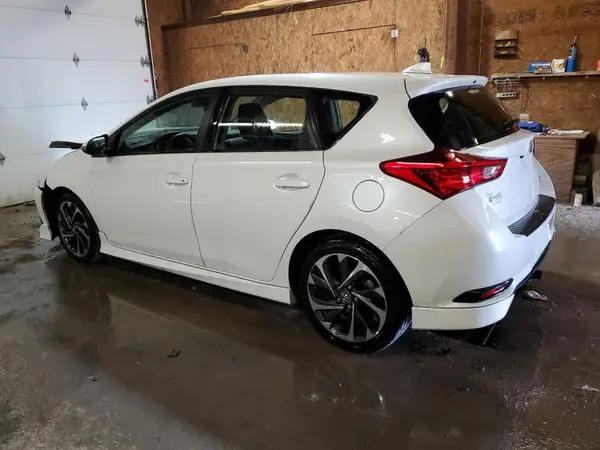 JTNKARJE9JJ570929 2018 TOYOTA COROLLA - Image 2