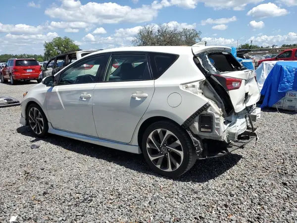 JTNKARJE9JJ572115 2018 TOYOTA COROLLA - Image 2
