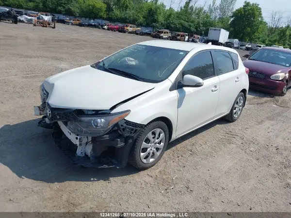 JTNKARJE9JJ574513 2018 TOYOTA COROLLA - Image 2