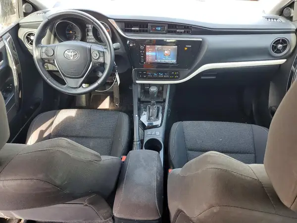 JTNKARJE9JJ575824 2018 TOYOTA COROLLA - Image 8