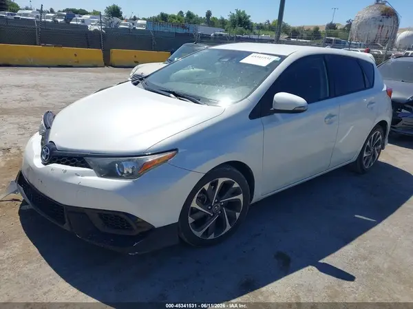 JTNKARJEXJJ557719 2018 TOYOTA COROLLA - Image 2