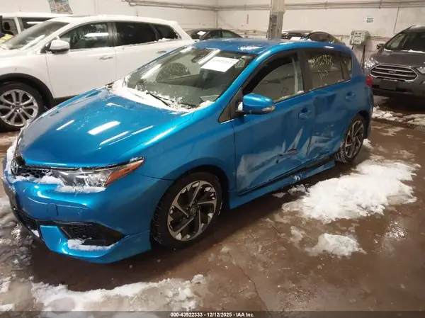 JTNKARJEXJJ565660 2018 TOYOTA COROLLA - Image 2