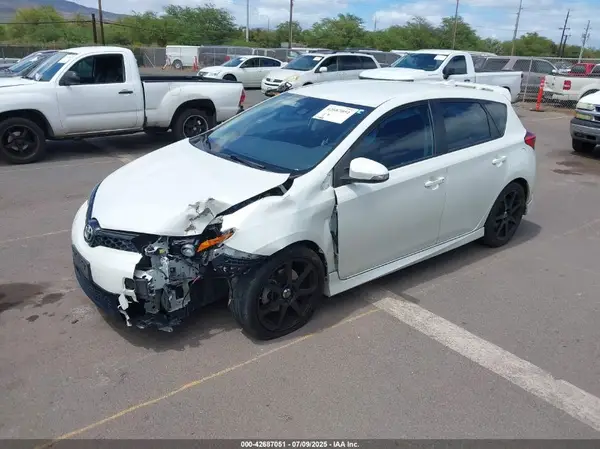 JTNKARJEXJJ568770 2018 TOYOTA COROLLA - Image 2
