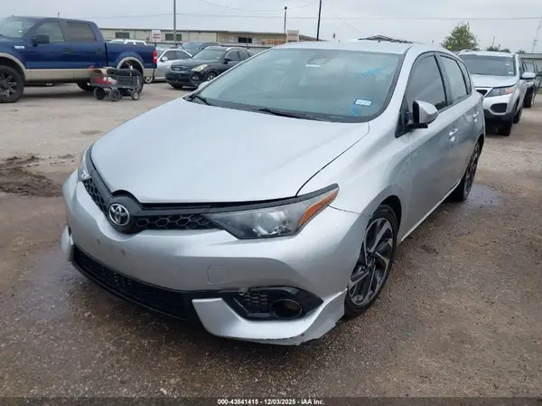 JTNKARJEXJJ572799 2018 TOYOTA COROLLA - Image 2