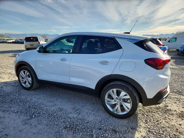 KL4AMBSL8SB022390 2025 BUICK ENCORE - Image 2
