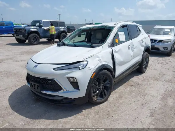 KL4AMDSL3RB188645 2024 BUICK ENCORE GX - Image 2