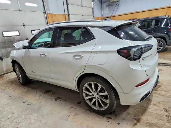 KL4AMGSL2RB011747 2024 BUICK ENCORE - Image 2