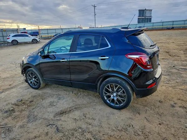 KL4CJ1SB5JB686101 2018 BUICK ENCORE - Image 2