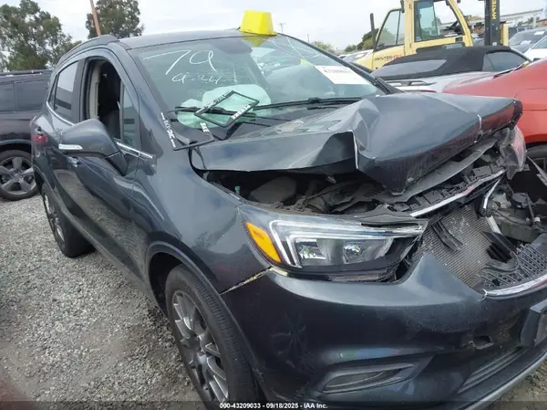 KL4CJ1SB6JB675835 2018 BUICK ENCORE - Image 1