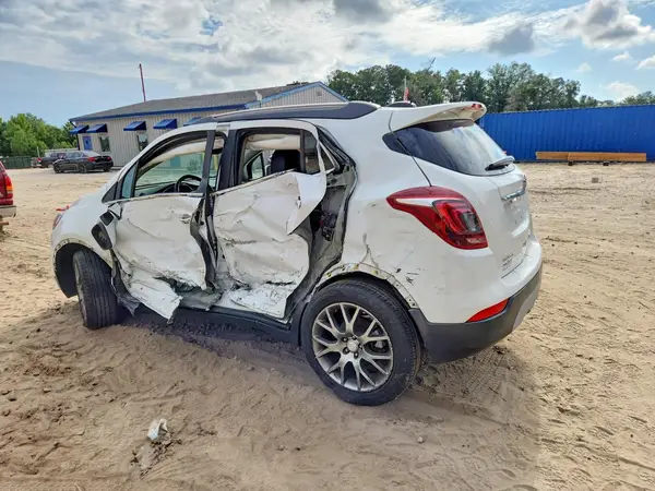 KL4CJ2SB5JB616328 2018 BUICK ENCORE - Image 2