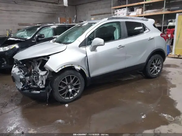 KL4CJ2SB6JB696870 2018 BUICK ENCORE - Image 2