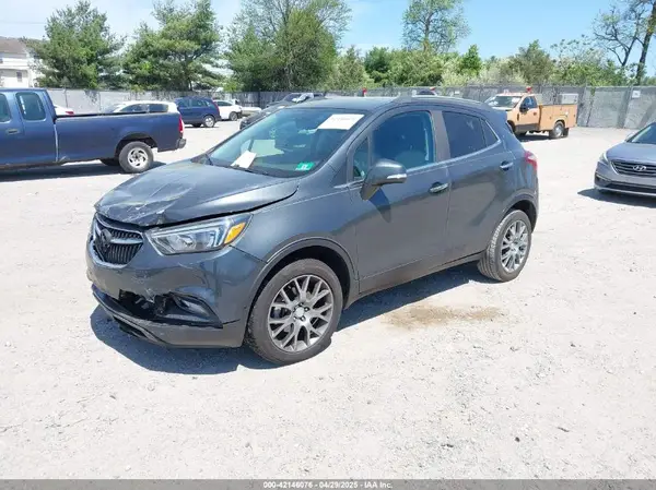 KL4CJ2SB7JB560067 2018 BUICK ENCORE - Image 2