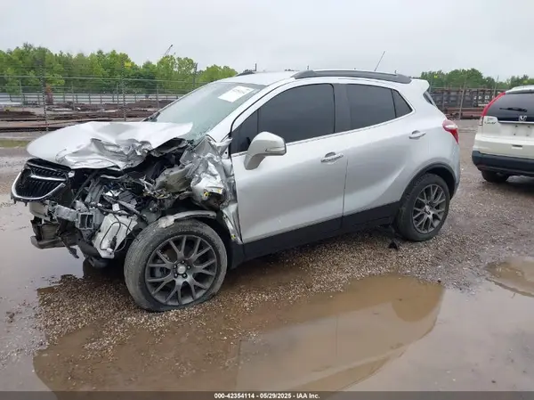 KL4CJ2SB8KB759002 2019 BUICK ENCORE - Image 2