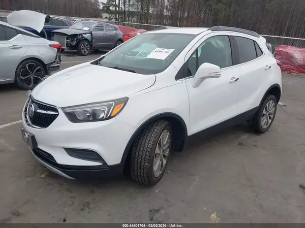 KL4CJASB0JB528877 2018 BUICK ENCORE - Image 2