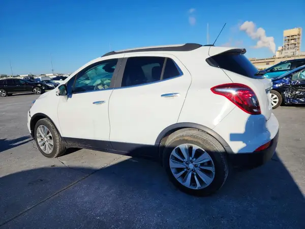 KL4CJASB0JB534064 2018 BUICK ENCORE - Image 2