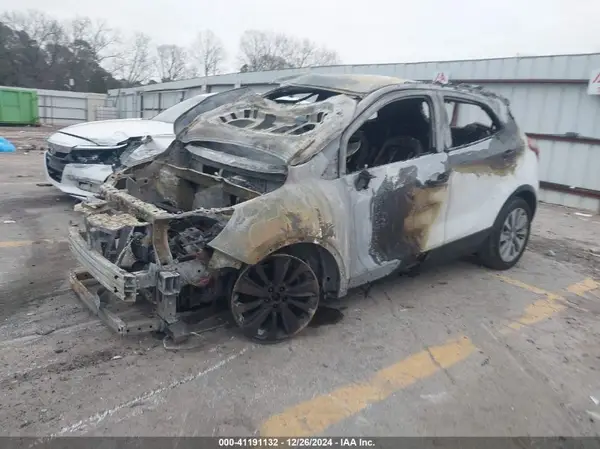 KL4CJASB0JB557697 2018 BUICK ENCORE - Image 2
