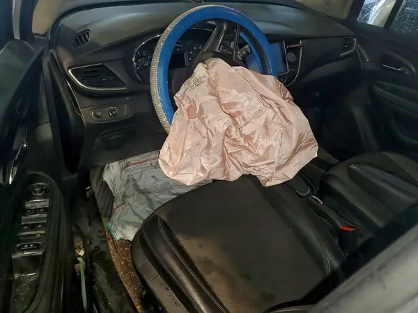 KL4CJASB0JB610883 2018 BUICK ENCORE - Image 8