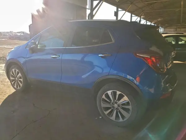 KL4CJASB0JB621639 2018 BUICK ENCORE - Image 2