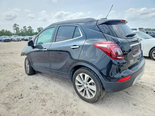 KL4CJASB0JB662627 2018 BUICK ENCORE - Image 2
