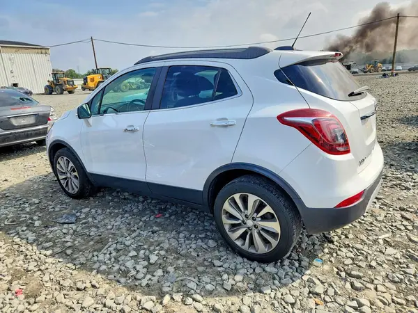KL4CJASB0JB670999 2018 BUICK ENCORE - Image 2