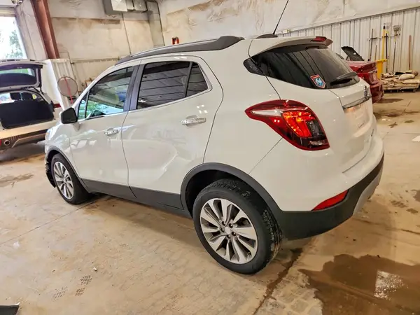 KL4CJASB0LB002719 2020 BUICK ENCORE - Image 2