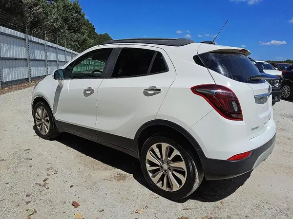 KL4CJASB1HB059051 2017 BUICK ENCORE - Image 2