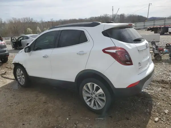 KL4CJASB1JB561886 2018 BUICK ENCORE - Image 2