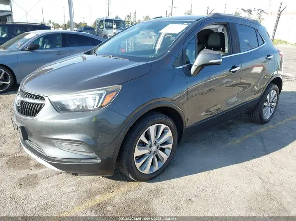 KL4CJASB1JB570927 2018 BUICK ENCORE - Image 2