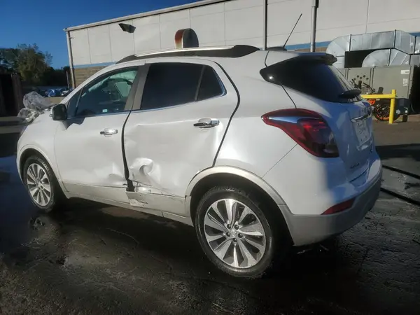 KL4CJASB1JB602758 2018 BUICK ENCORE - Image 2