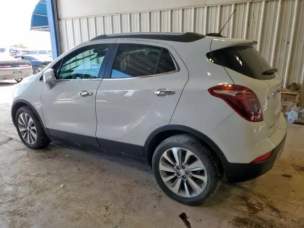 KL4CJASB1JB660577 2018 BUICK ENCORE - Image 2