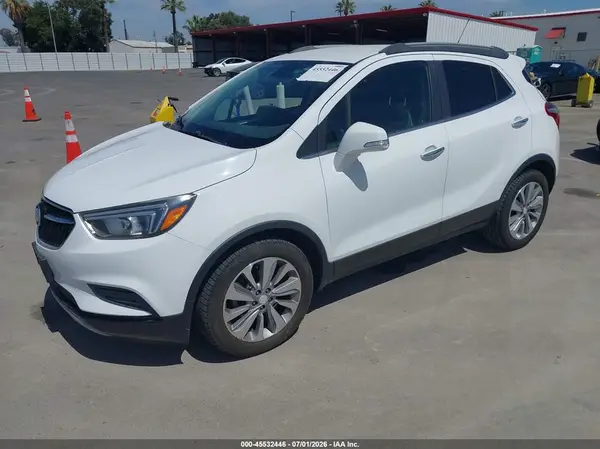 KL4CJASB1JB664001 2018 BUICK ENCORE - Image 2