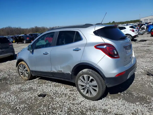 KL4CJASB2JB620573 2018 BUICK ENCORE - Image 2