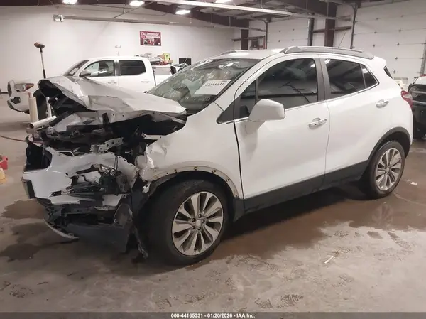 KL4CJASB2LB011423 2020 BUICK ENCORE - Image 2