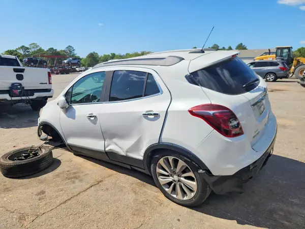 KL4CJASB3JB579208 2018 BUICK ENCORE - Image 2