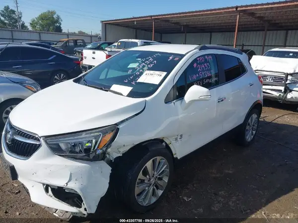 KL4CJASB3JB593867 2018 BUICK ENCORE - Image 2